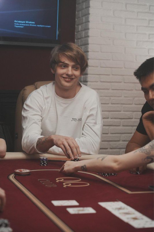 QQ POKER CLUB — логотип клуба