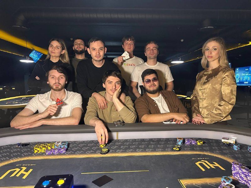 HEADS UP POKER CLUB — логотип клуба